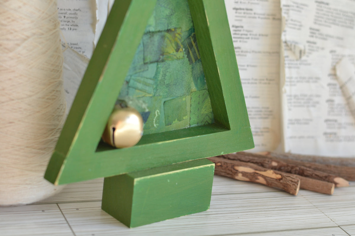 True Green Shadowbox Christmas Tree