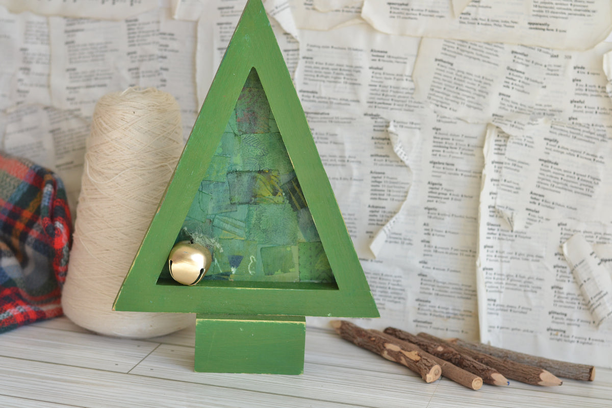 True Green Shadowbox Christmas Tree