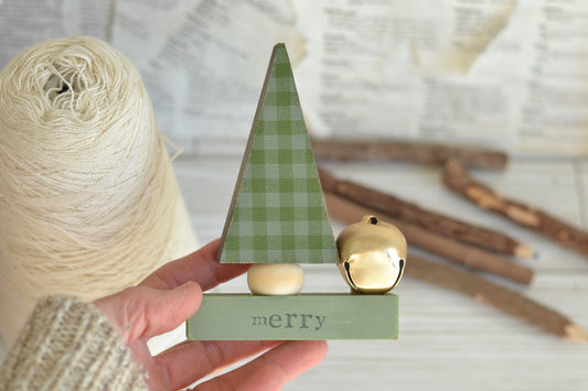 Green Plaid Tree Sign