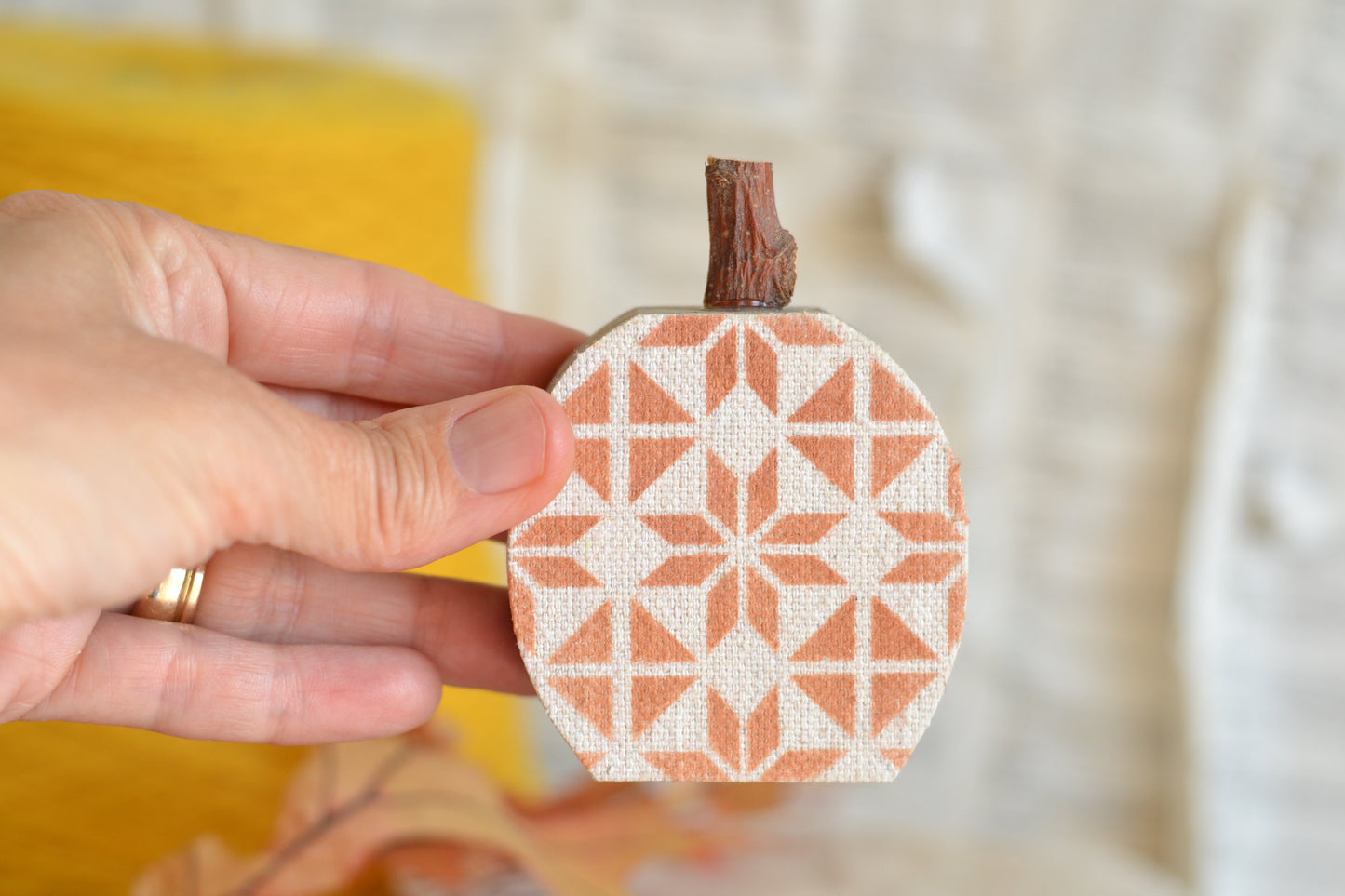 Orange Quilty Wood Pumpkin DR11
