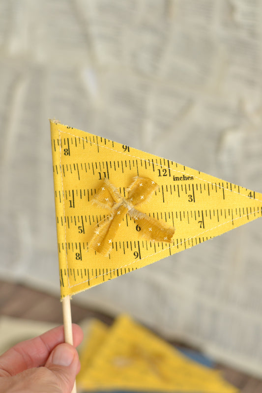 Jumbo Flag Yellow